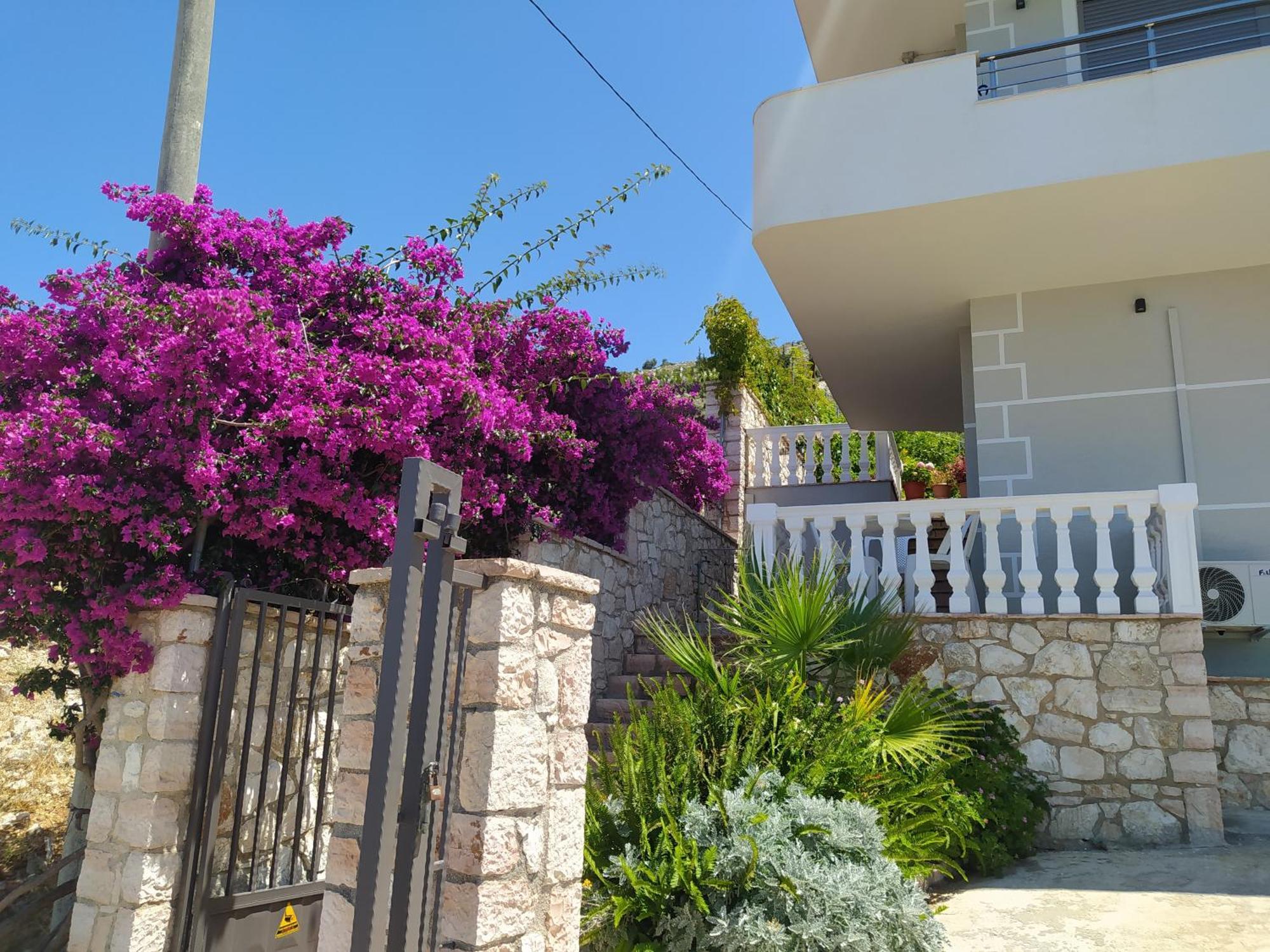 Villa Alimema Sarandë Exterior foto